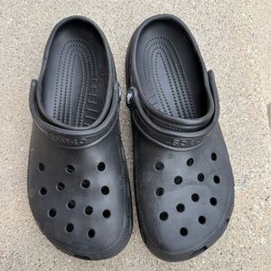 CROCS Classic Clog in Black